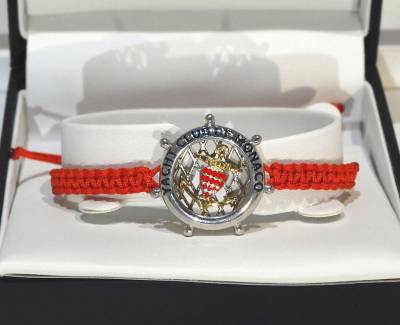 Albanu, bracelet en acier et cordon rouge. inspiration marin Yatch Club de Monaco. 