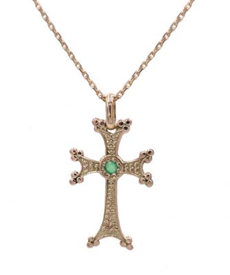 Ensemble croix arménienne sertie d'une émeraude et chaîne en or 18 carats