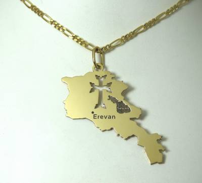 Carte de l'Arménie grand modèle, or jaune 18 carats. 
